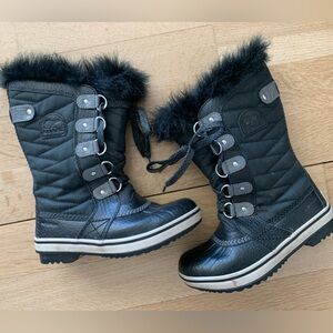 Sorel Black Quilted Winter Boots with Fur Trim